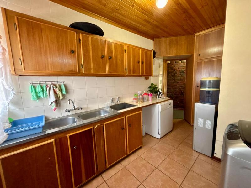 4 Bedroom Property for Sale in Pellissier Free State